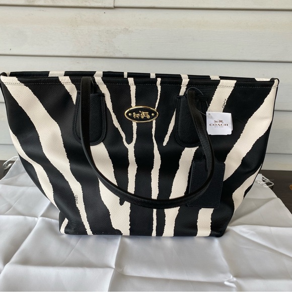 Coach Luxury Cross Grain Zebra Bag Tote Women´s Previously Black / White,All Products : American Fashion Style Bags On Sale